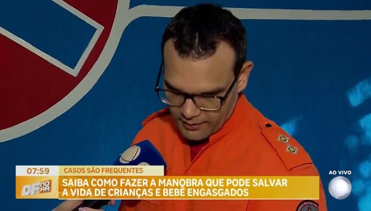 Saiba como fazer a manobra que pode salvar a vida de crianças e bebê engasgados