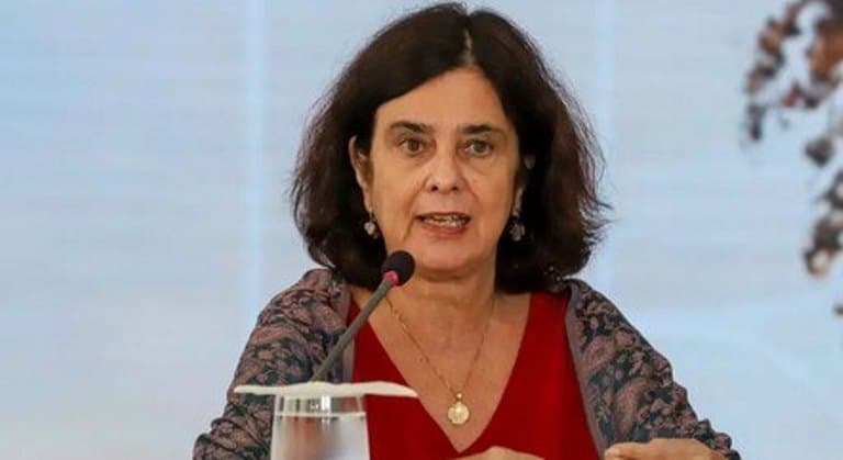 Saúde vai distribuir vacina da dengue a mais cidades e destinar R$ 300 milhões para medicamentos