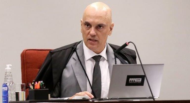 Moraes vota para absolver réu do 8 de Janeiro acusado de colocar fogo em uma viatura