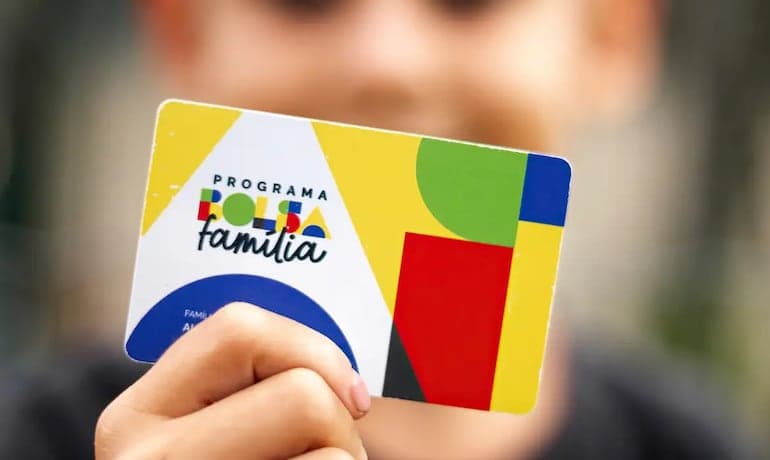 Gastos do governo federal com Bolsa Família crescem 47,1% em 2023, mostra IBGE