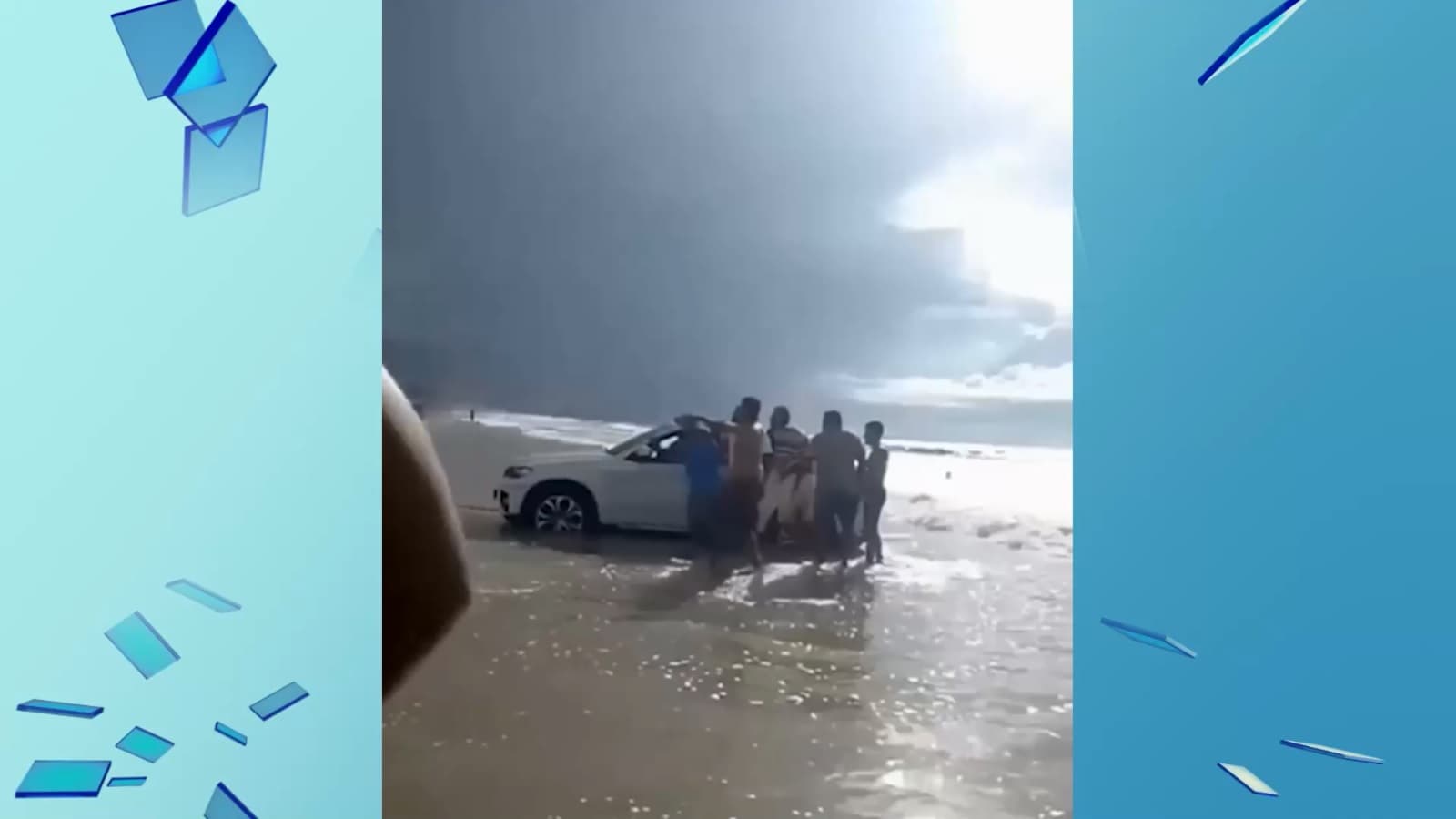 Corpo de Bombeiros alerta motoristas para evitar atolamentos na praia do Araçagi