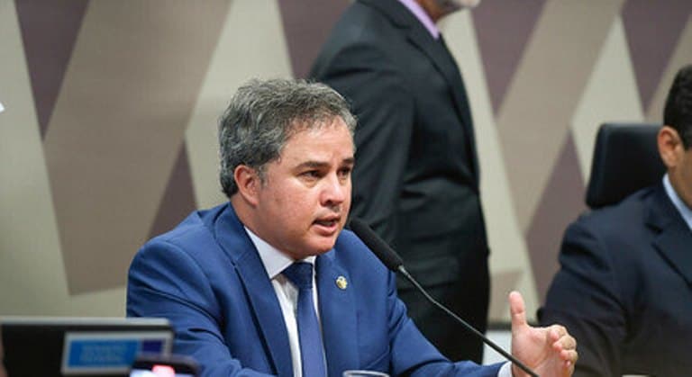 PEC das Drogas deve ir para plenário em abril, afirma Efraim
