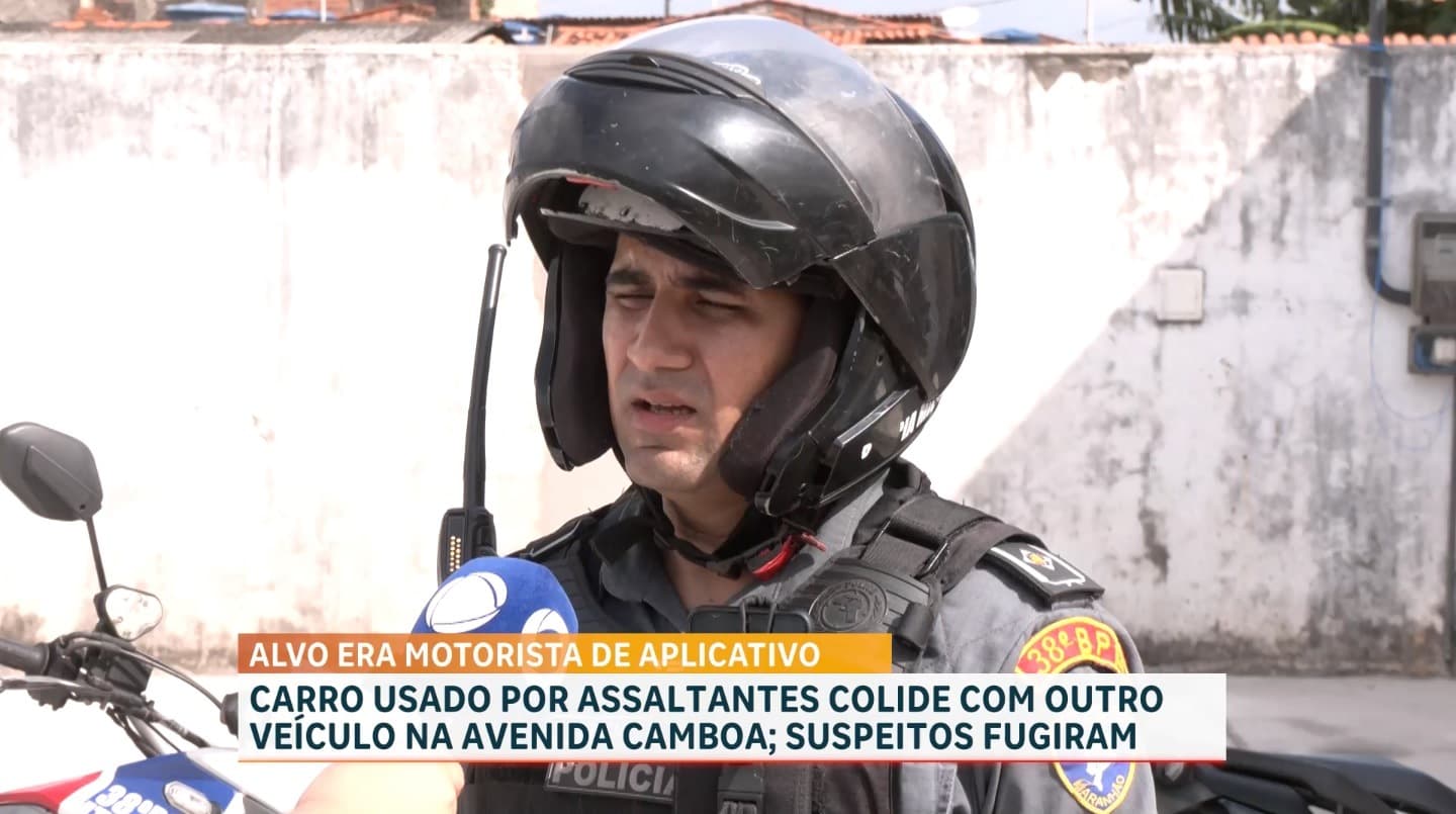 Criminosos fogem após carro bater em canteiro central na Camboa