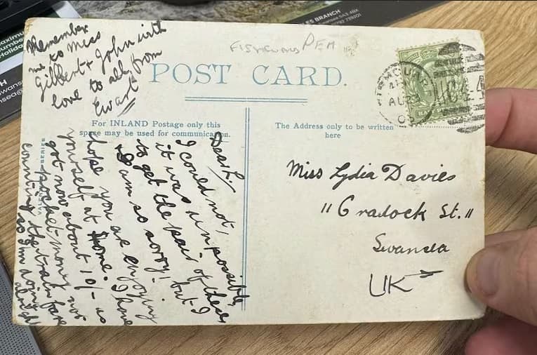 Cartão-postal com mensagem misteriosa chega ao destinatário 121 anos após o envio