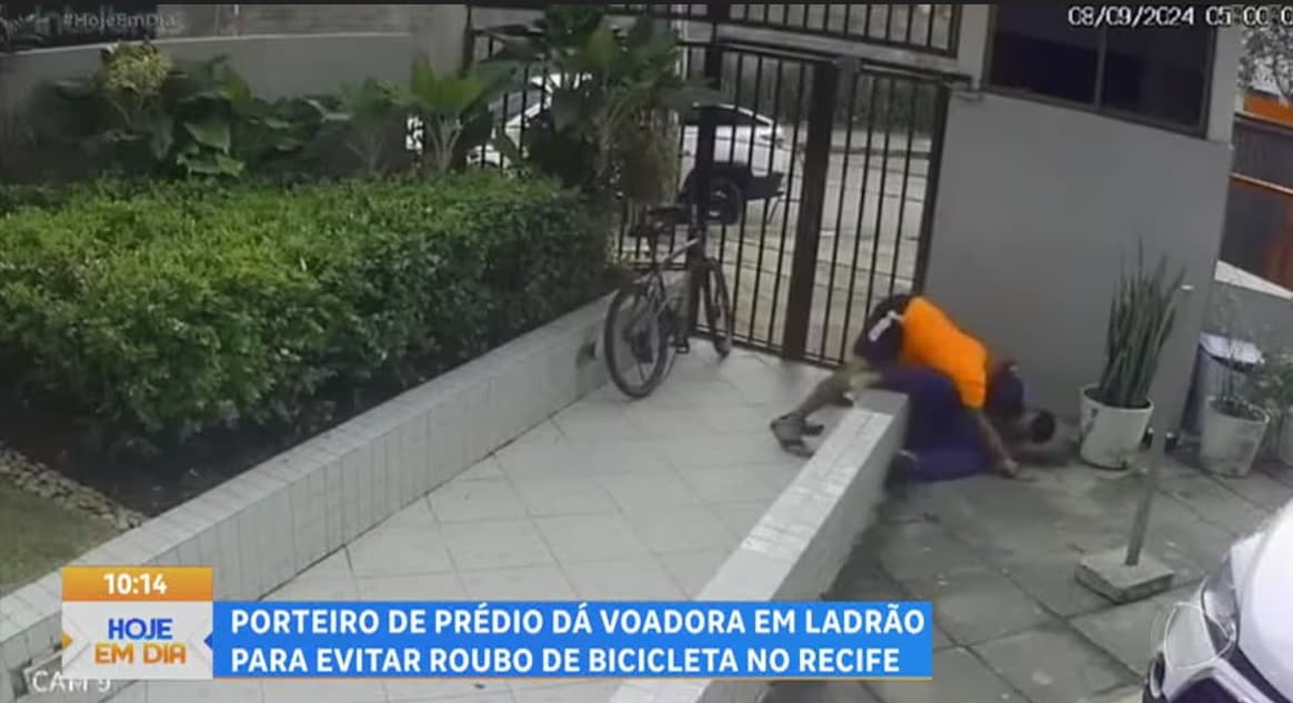 Porteiro luta com ladrão e impede furto de bicicleta no Recife
