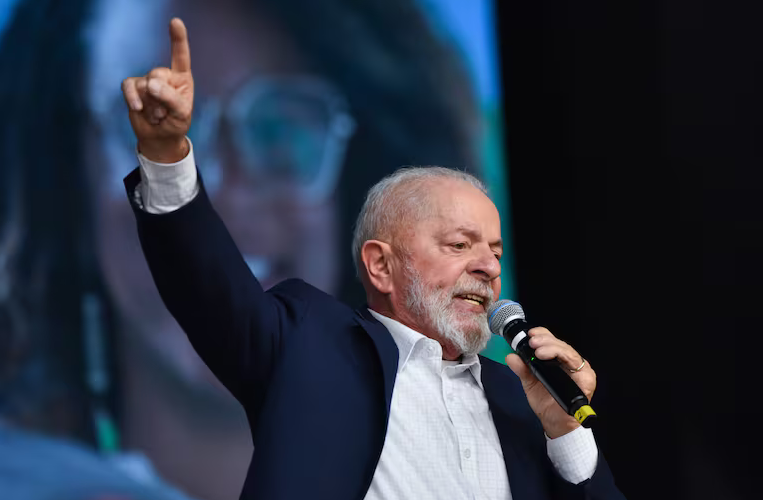 Lula diz que governo pode tomar medidas contra alta do dólar: ‘Não é normal’