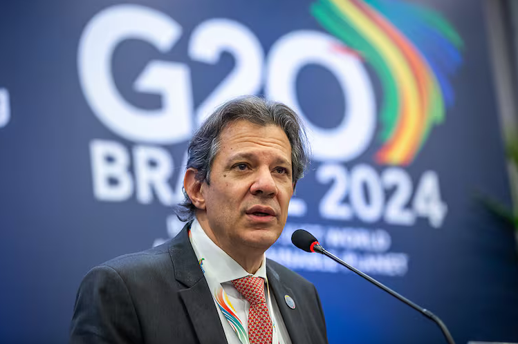 Haddad diz que governo já esperava alta na inflação e pede cautela sobre taxa de juros