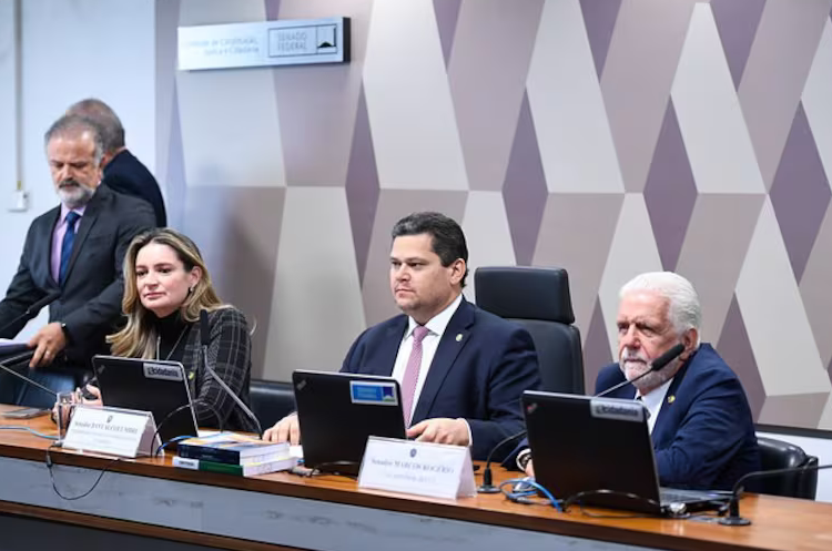 CCJ do Senado aprova proposta que pode perdoar até R$ 23 bilhões em multas de partidos