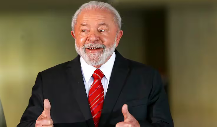Lula assina projeto que amplia acesso ao gás de cozinha e defende redução de custos