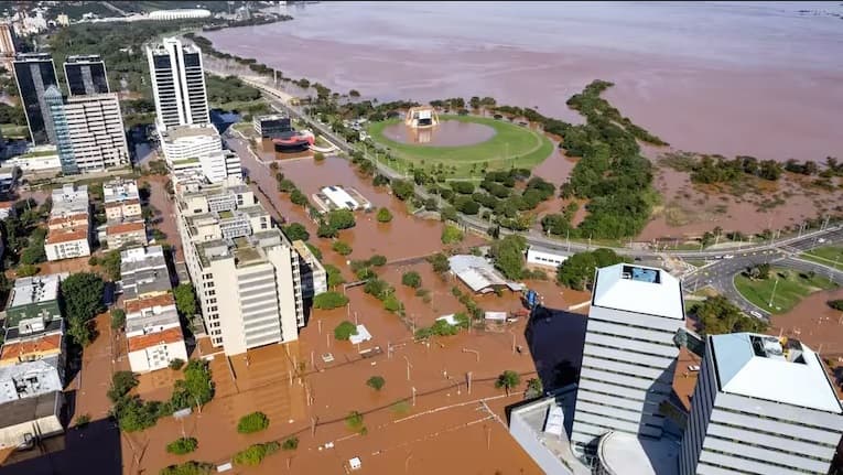 Enchentes no RS completam 1 mês com 169 mortes e 581 mil desalojados