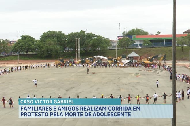 Caso Victor Gabriel: família e amigos realizam caminhada em protesto por morte de adolescente