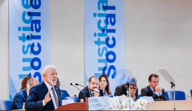 Lula diz que inteligência artificial deve ser ferramenta para a paz, e não para a guerra