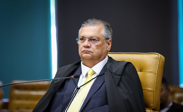 Dino compara queimadas a guerras ao justificar autorização para crédito extraordinário