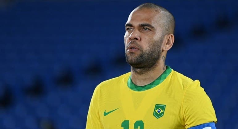 Justiça estipula fiança de R$ 5,4 milhões e concede liberdade provisória a Daniel Alves