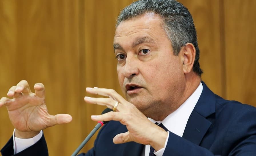 Governo deve divulgar plano para socorrer empresas até amanhã, afirma Rui Costa