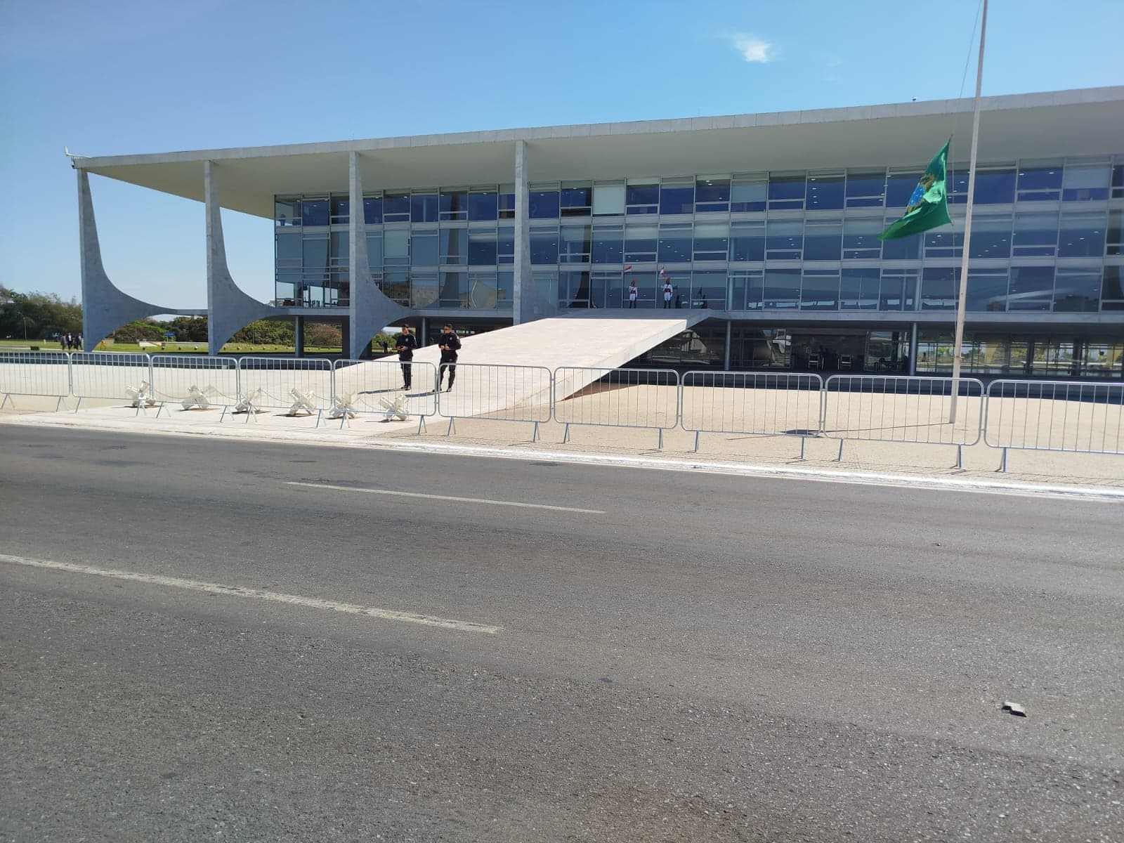 Às vésperas do julgamento de Bolsonaro, GSI reforça segurança no Palácio do Planalto