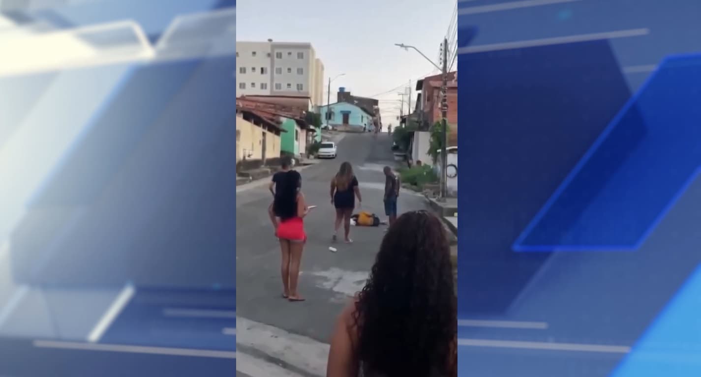 Homem é flagrado agredindo mulher em rua de São Luís