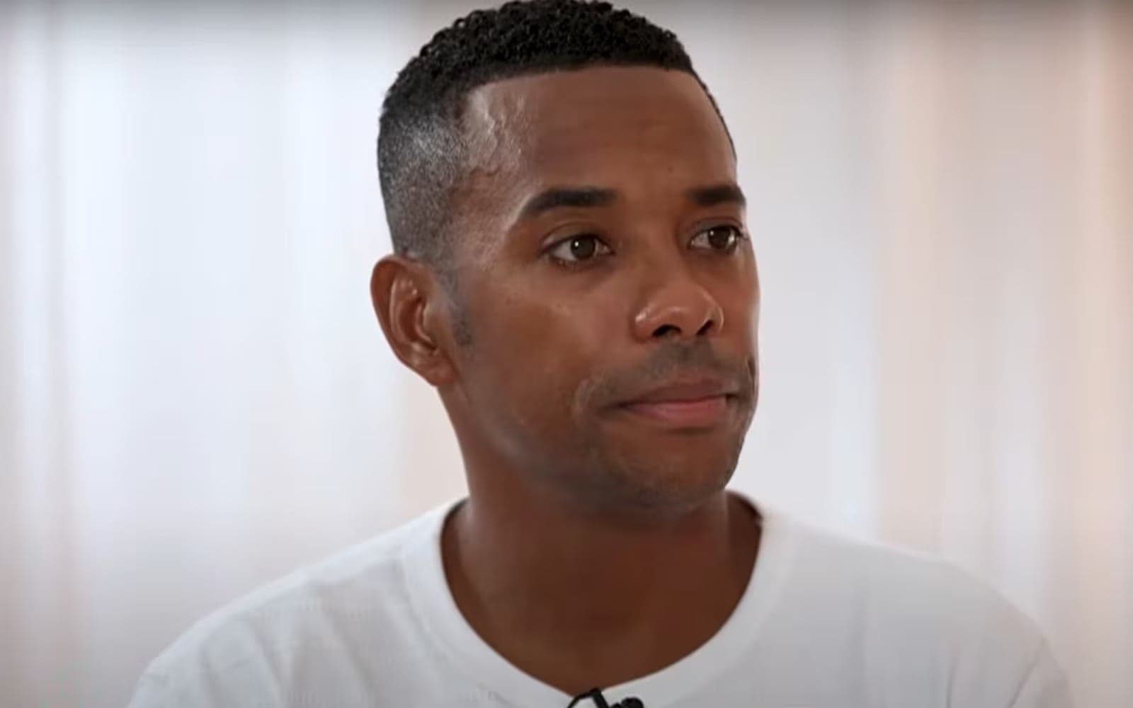 Defesa de Robinho pede novamente que STF suspenda prisão do ex-jogador