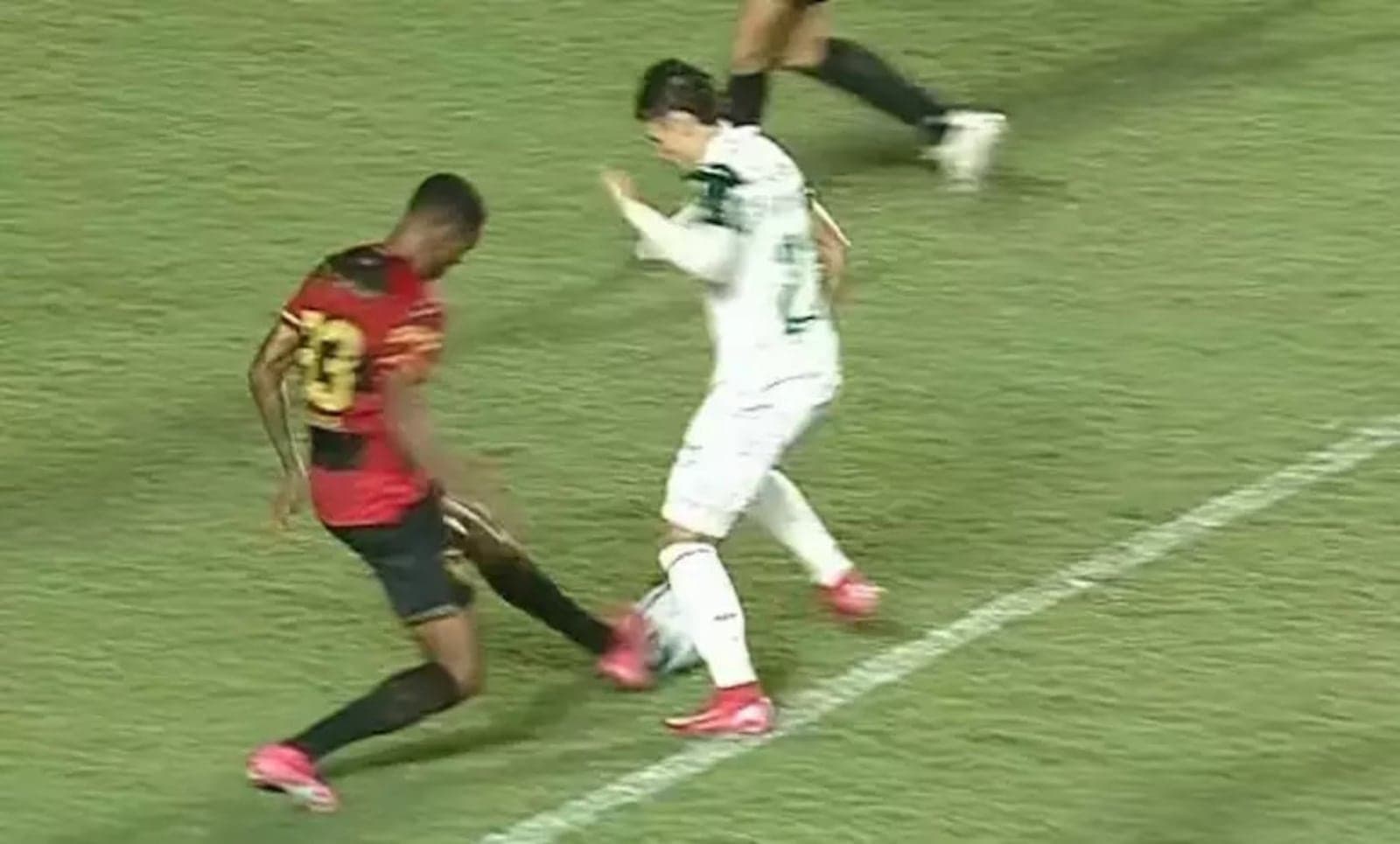 Palmeiras derrota o Sport com pênalti polêmico; Lucas Lima critica a arbitragem