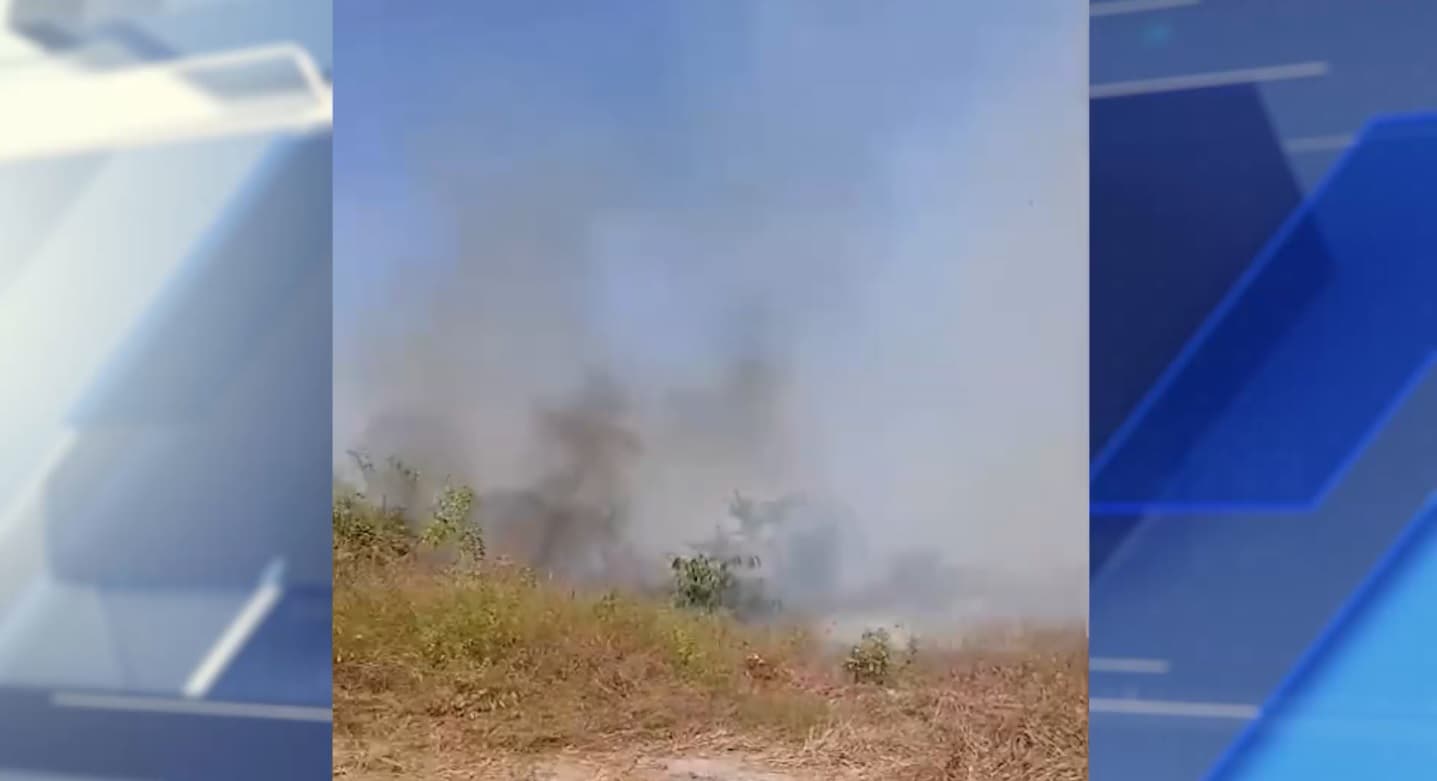 Incêndio atinge terreno na Avenida do Sindicato, em Paço do Lumiar