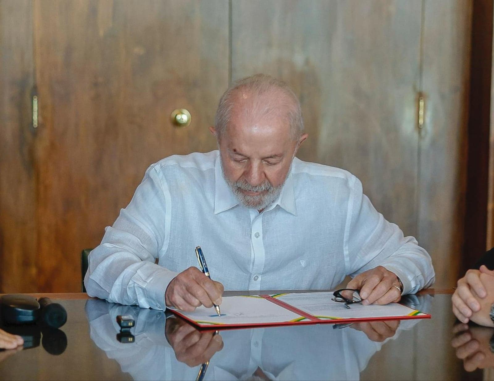 Salário mínimo pode ir a R$ 1.627 em 2026; Congresso recebe hoje novo orçamento