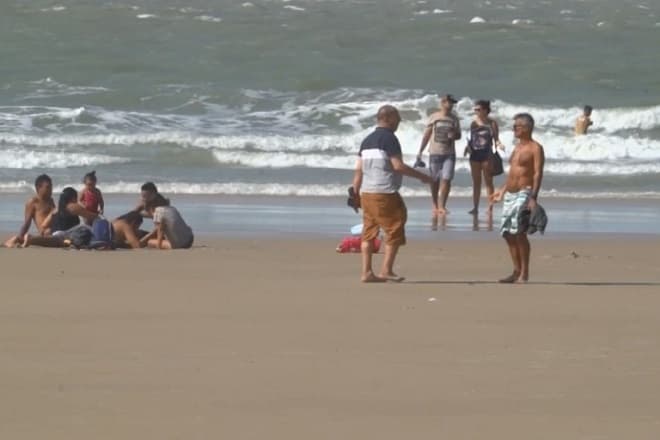 14 de 22 trechos das praias de São Luís estão impróprios para banho