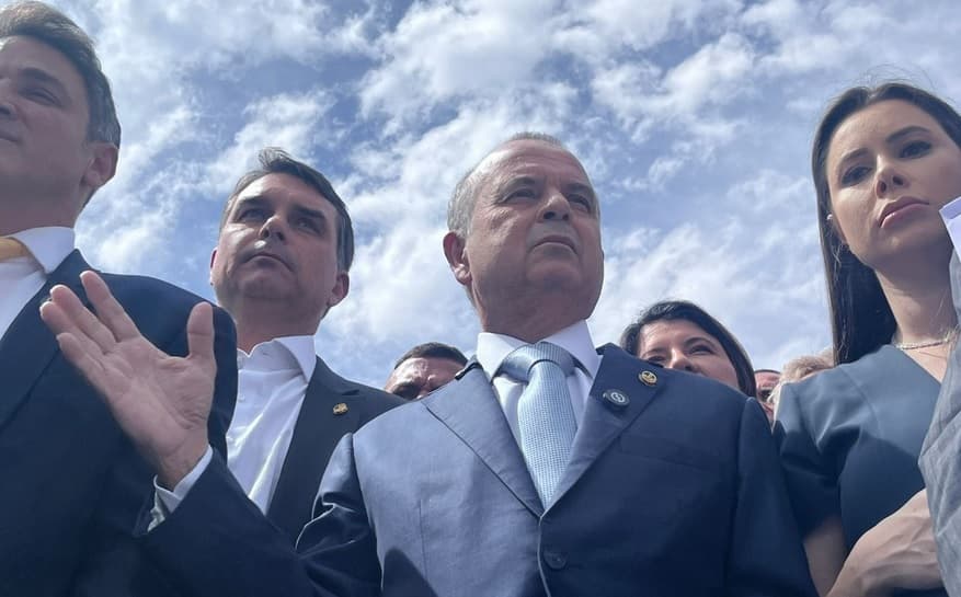 Líder da oposição anuncia obstrução no Congresso após prisão de Bolsonaro