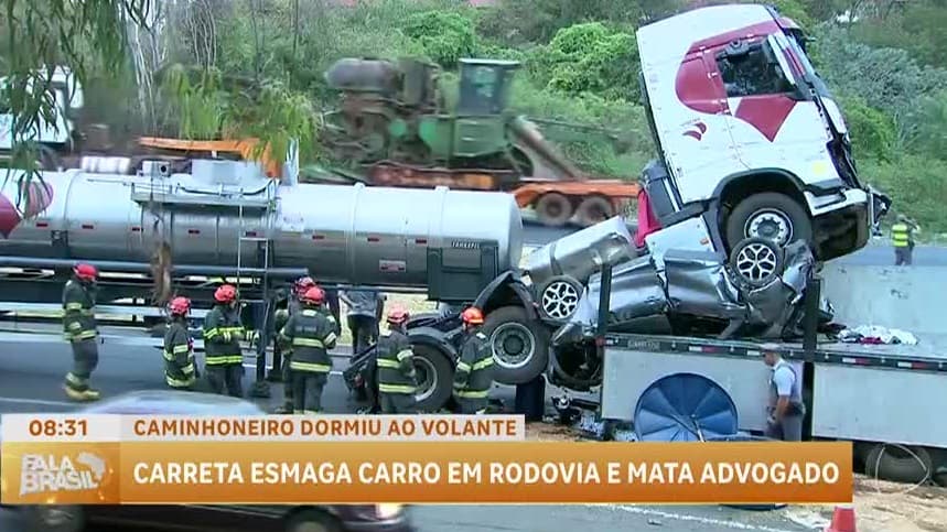 Motorista morre esmagado por carreta após caminhoneiro dormir ao volante