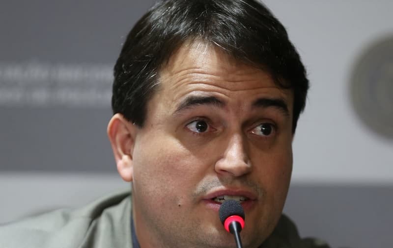 Ex-03 da PF e diretor de agência de mineração são presos em esquema ilegal de R$ 1,5 bilhão