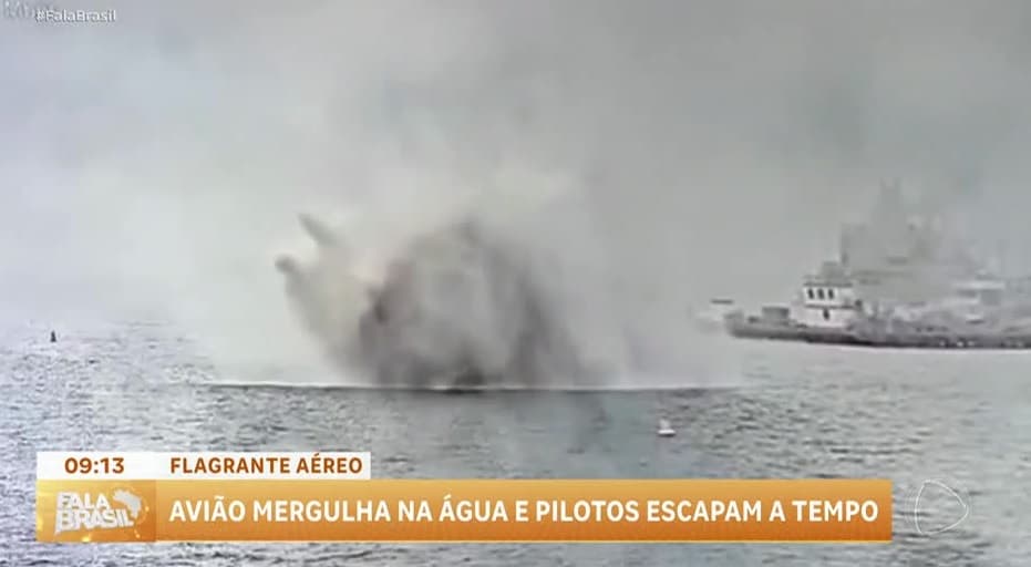 Pilotos se salvam ao se ejetar de avião da Marinha na Califórnia