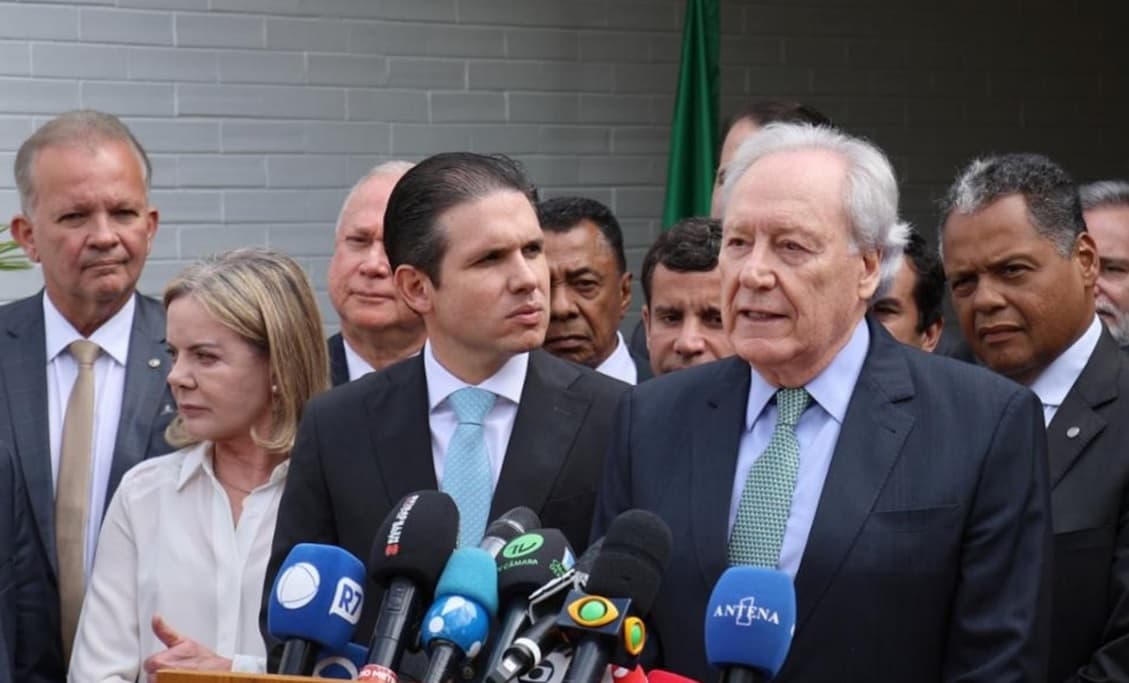 Governo entrega PEC da Segurança, e Motta afirma que texto terá total prioridade