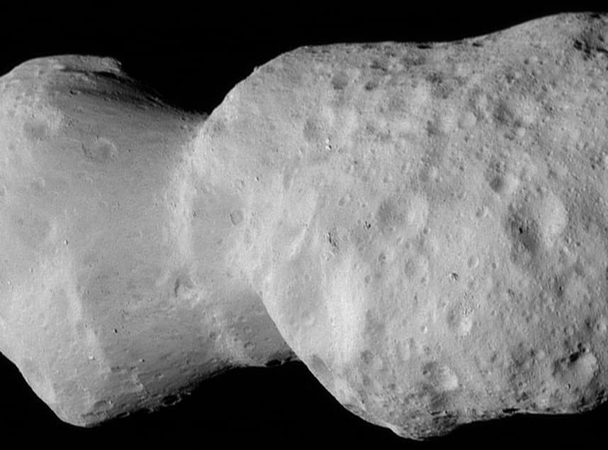 Nasa encontra asteroide em formato de 'amendoim'; veja imagens