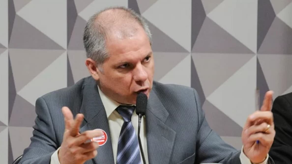 Presidente do INSS é afastado após operação da PF que investiga prejuízo de R$ 6,3 bilhões
