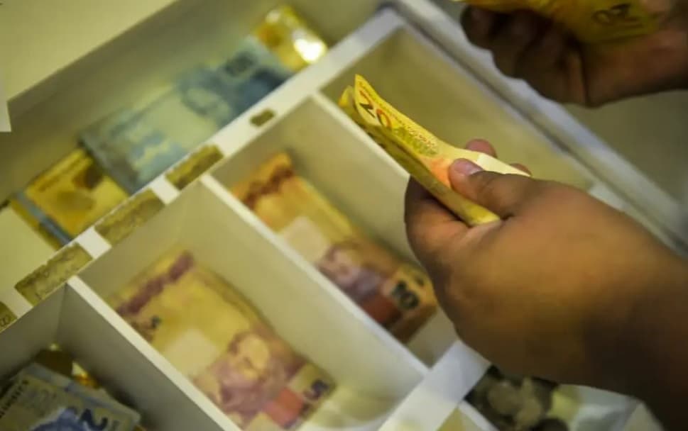 Mais de 97% dos aposentados e pensionistas do INSS não autorizaram descontos, afirma CGU