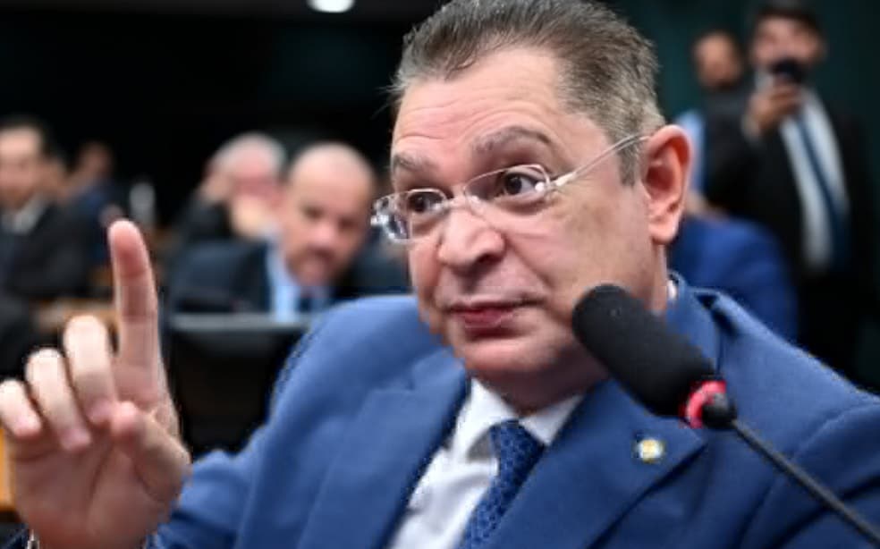 Oposição quer retirar da fila pedidos de outras CPIs para abrir espaço para a do INSS
