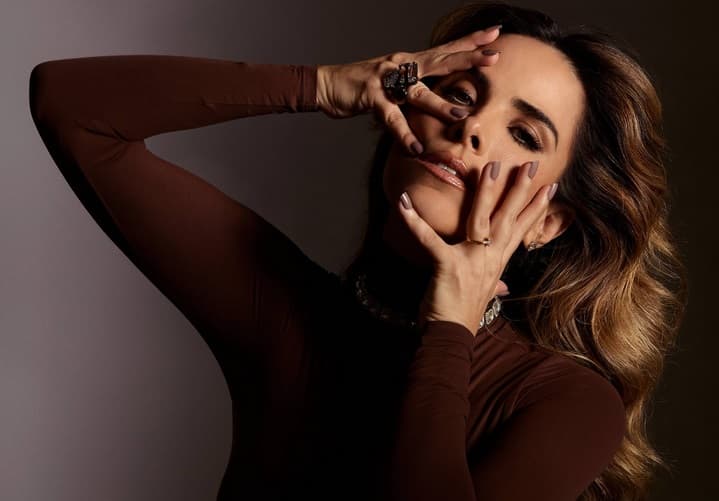 Wanessa celebra Bodas de Prata, elogia Isis Valverde e fala de Dado Dolabella
