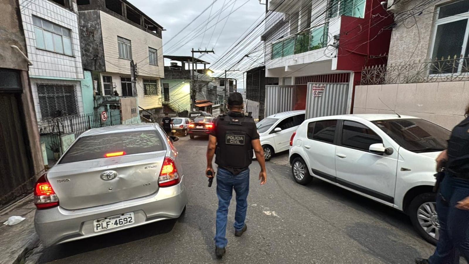 Mais de 30 suspeitos são presos em operação contra o Comando Vermelho