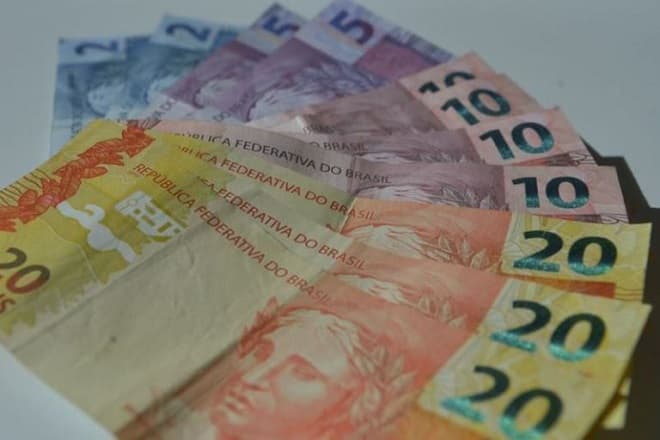 Novo salário mínimo de R$ 1.621 entra em vigor