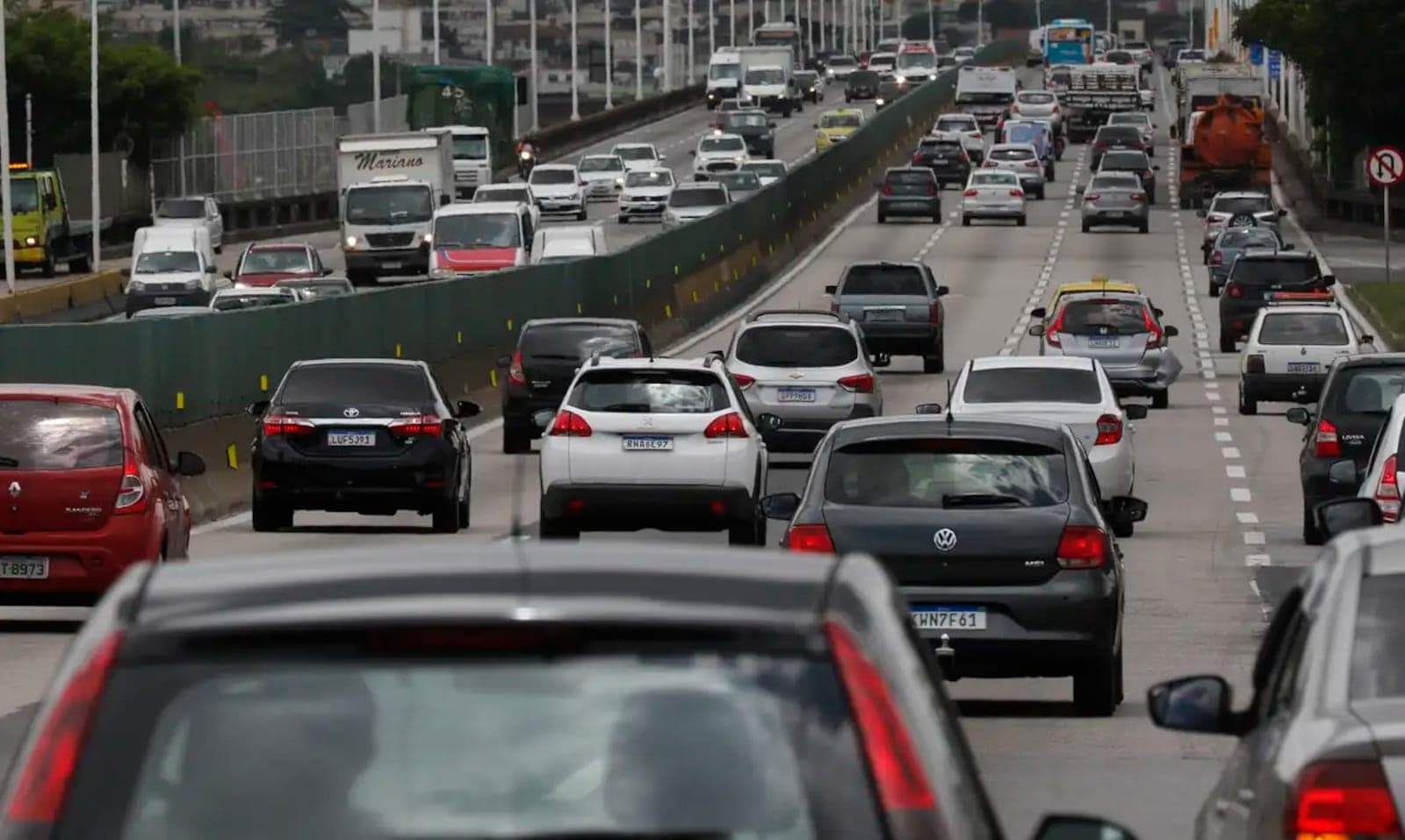 Projeto prevê até 10 anos sem CNH e multa de R$ 29 mil a motorista que dirigir bêbado