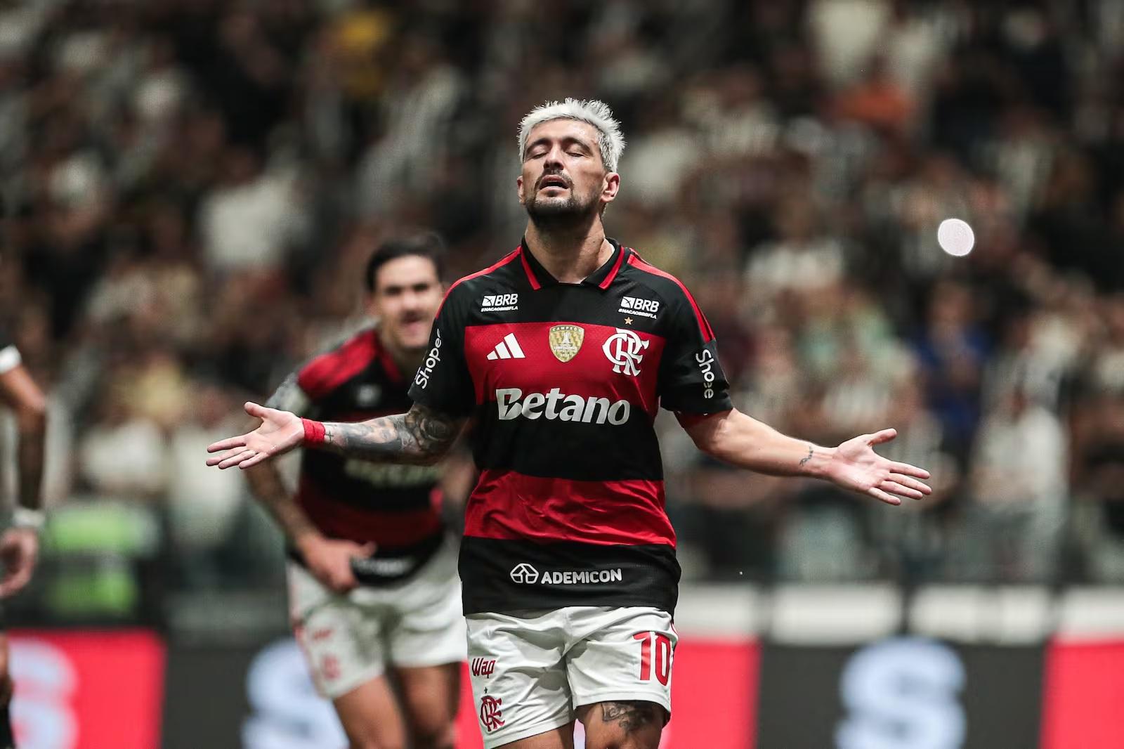 Flamengo é dominante e goleia um frágil Atlético-MG pelo Brasileirão