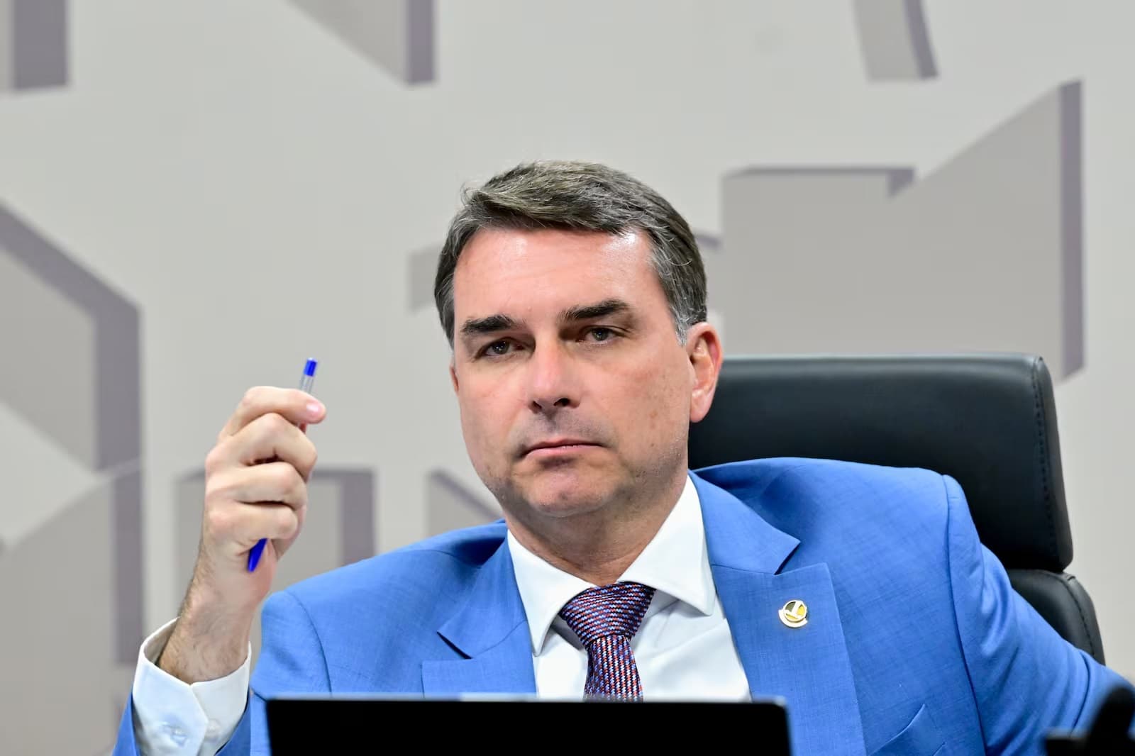 Caso Vorcaro desgasta Flávio Bolsonaro e fortalece alternativas da direita, dizem analistas