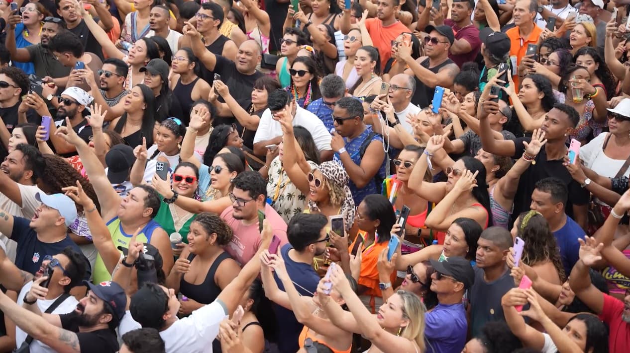 Procura por fantasias e acessórios carnavalescos aumenta, e supera expectativas dos lojistas