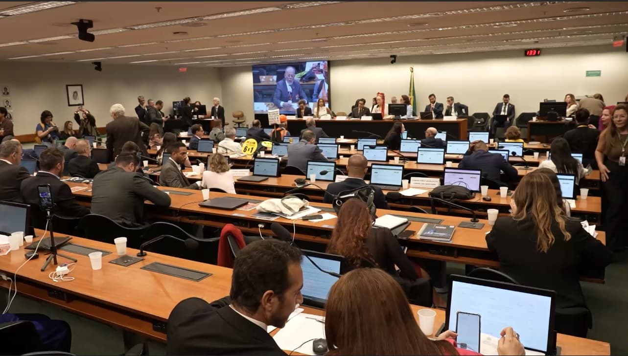 Conexão Brasília: Câmara dos deputados analisa emenda pelo fim da escala 6x