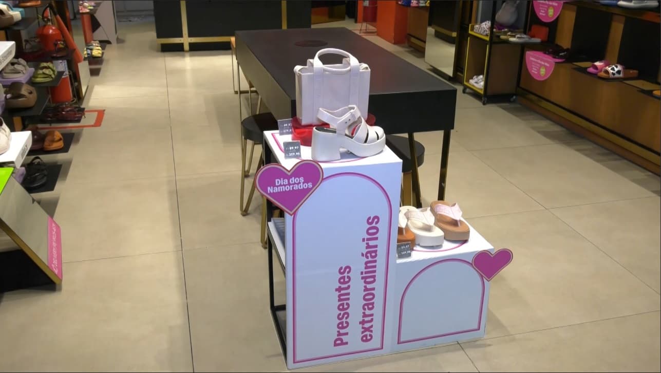 Lojistas se preparam para o Dia dos Namorados em São Luís