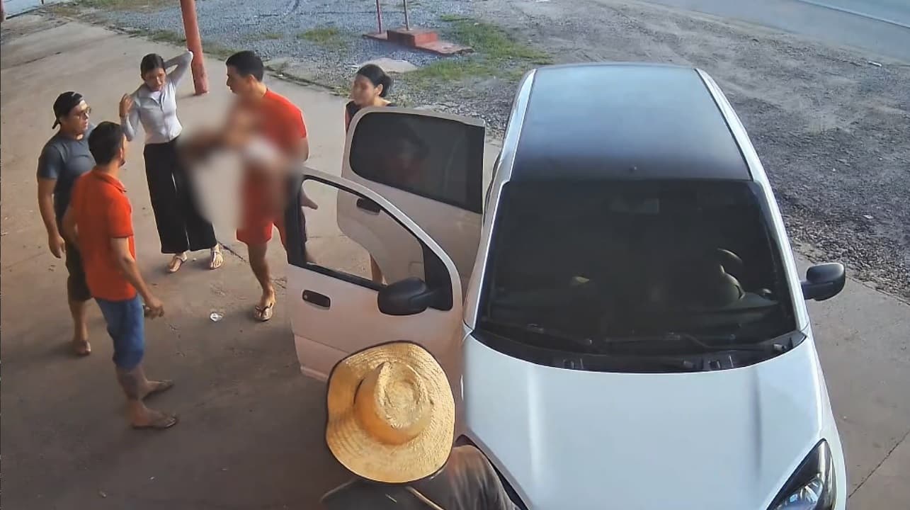 Criança se engasga e é salva por bombeiro