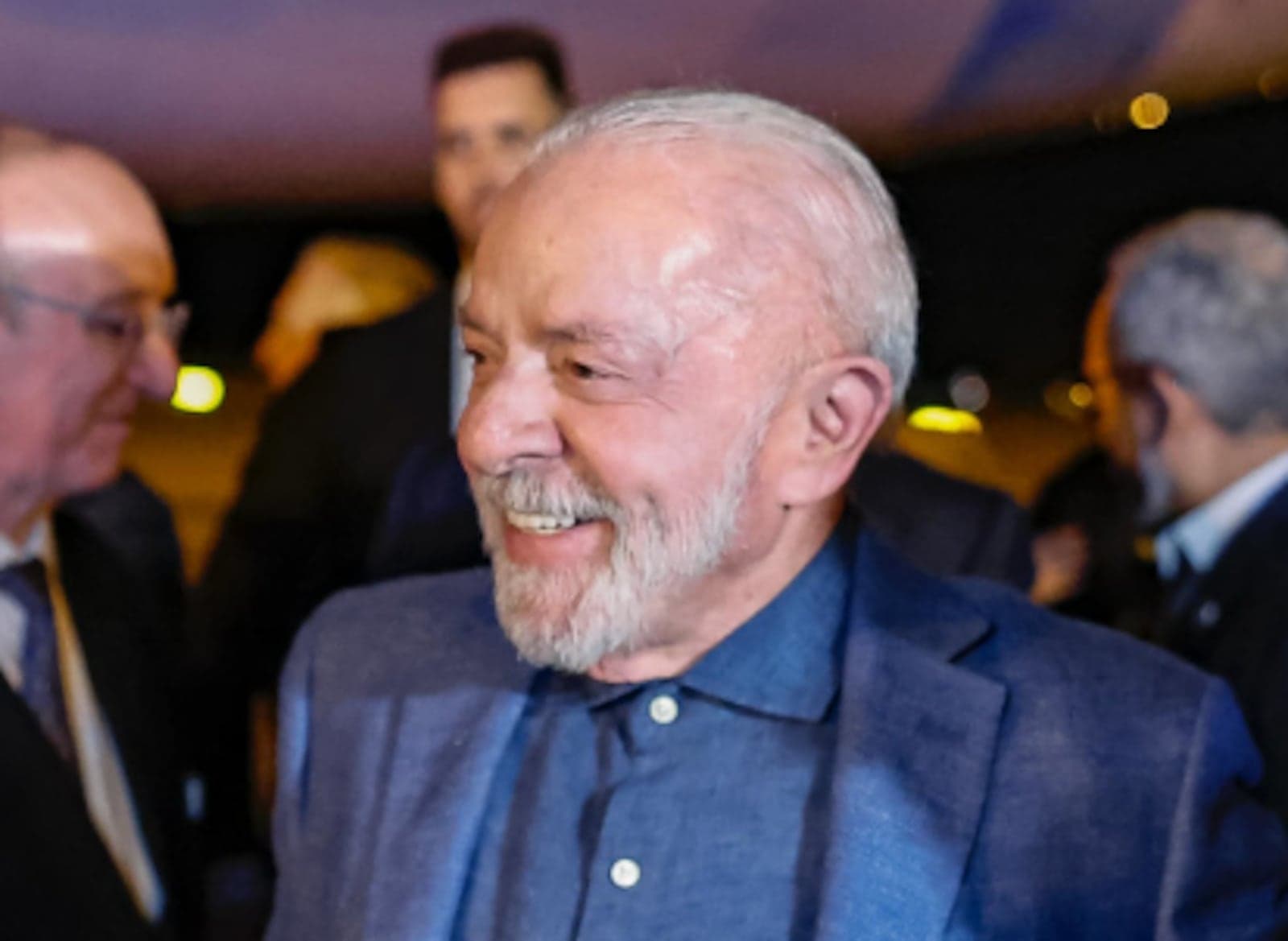 Lula dá entrada em hospital de São Paulo para passar por procedimentos médicos