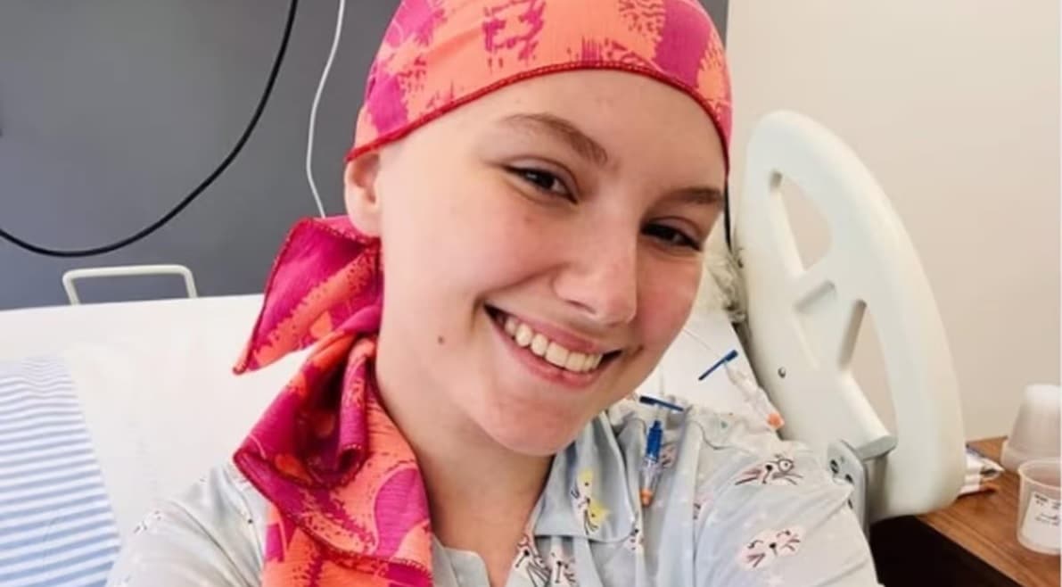 Isabel Veloso morre aos 19 anos, após luta contra o câncer