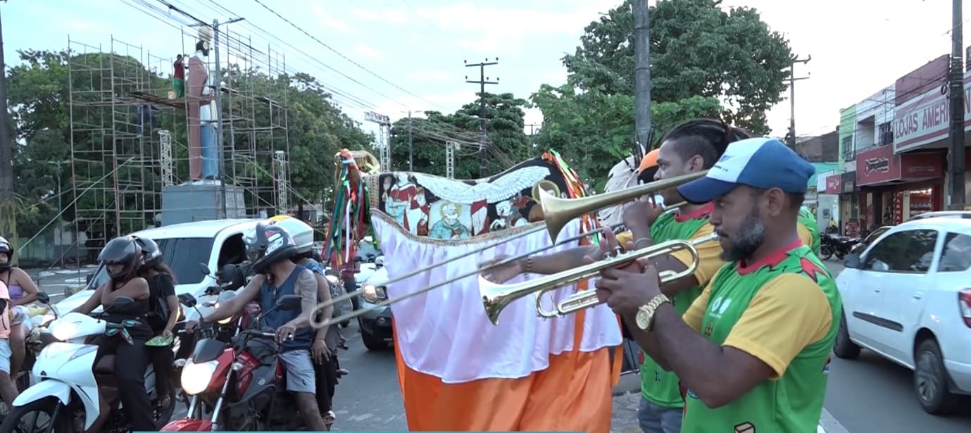 São João da Cidade: blitz cultural anima motoristas e pedestres na Avenida São Marçal