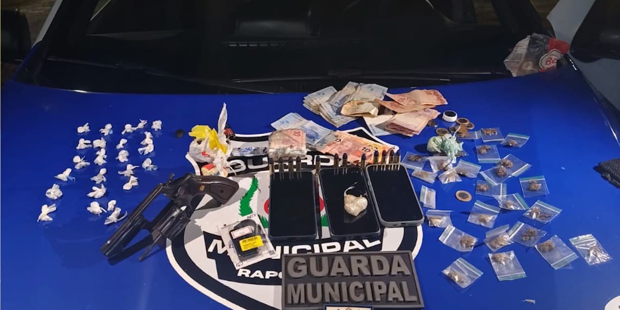 Guarda Municipal prende dois suspeitos por porte ilegal de arma e tráfico de drogas na Raposa