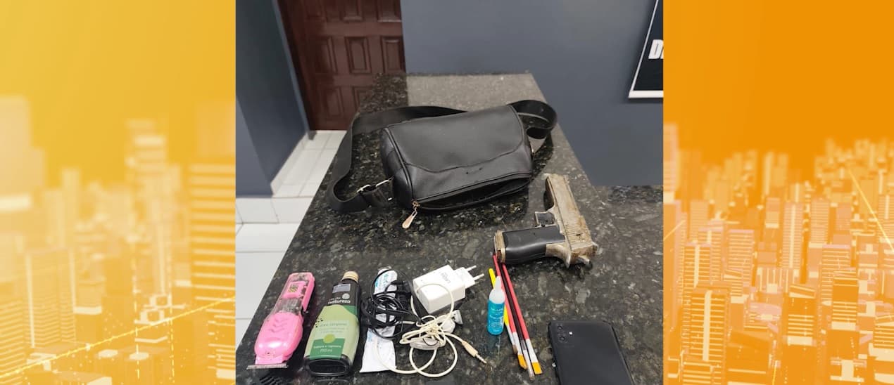 Polícia recupera moto roubada e apreende arma em Caxias